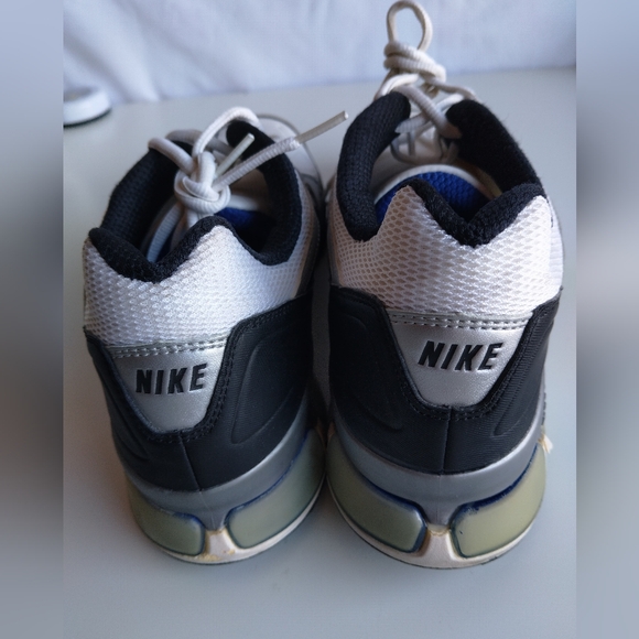 Nike shoes - Picture 5 of 7